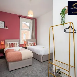 Monthly - Cosy 3bed - Free Parking Apartment